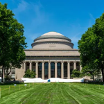 Finance graduates from 10 American universities earn the most, and the top spot is surprising 